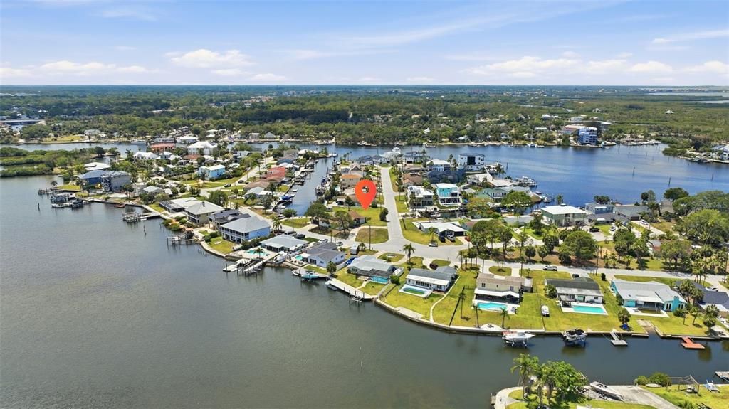 На продажу: $395,000 (0.26 acres)
