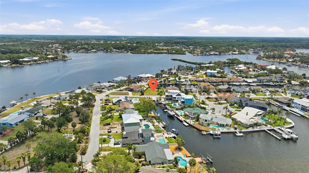 На продажу: $395,000 (0.26 acres)