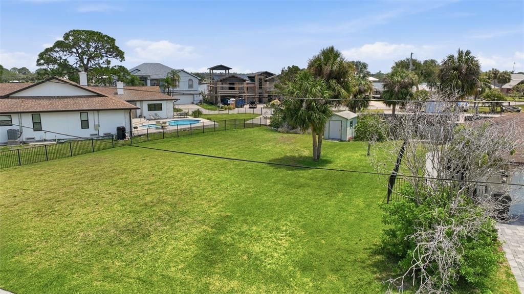 На продажу: $395,000 (0.26 acres)