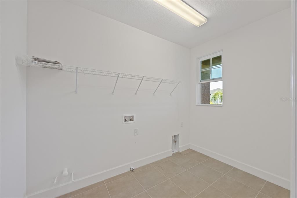For Sale: $599,000 (5 beds, 4 baths, 3251 Square Feet)