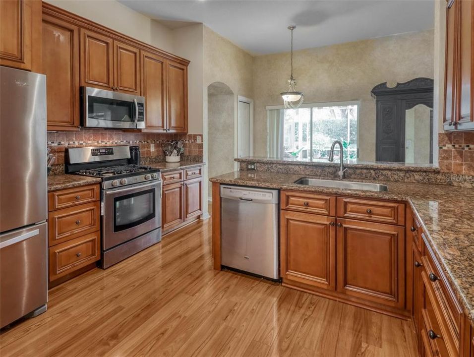 На продажу: $524,999 (4 спален, 2 ванн, 2076 Квадратных фут)
