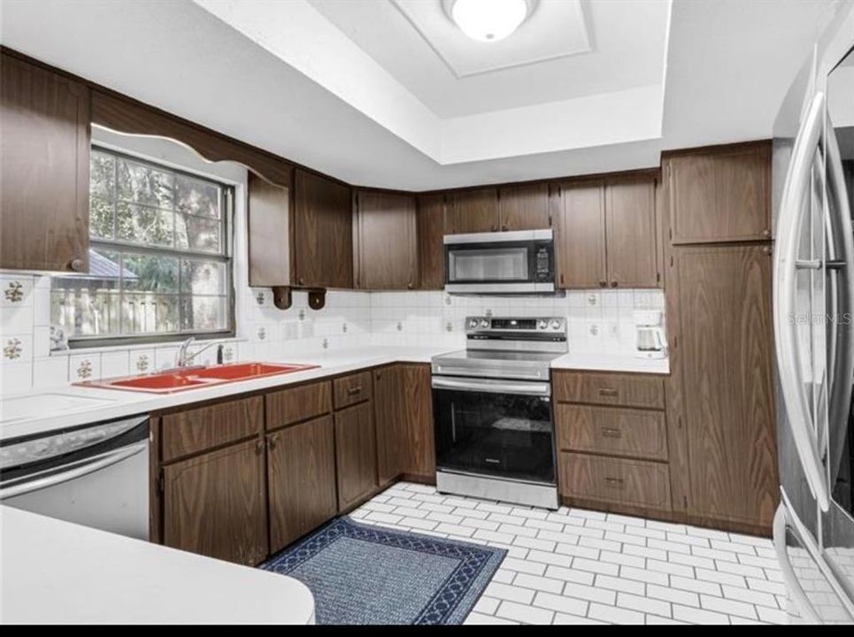 For Sale: $365,000 (3 beds, 2 baths, 1812 Square Feet)