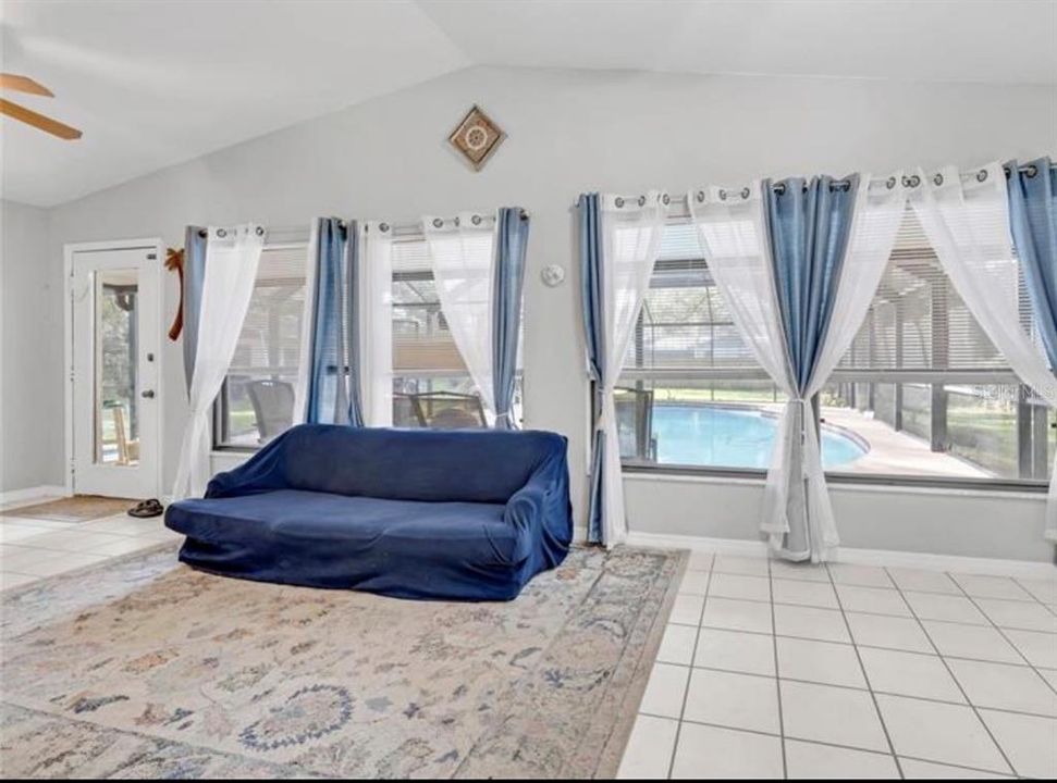 For Sale: $365,000 (3 beds, 2 baths, 1812 Square Feet)