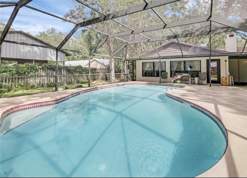 For Sale: $365,000 (3 beds, 2 baths, 1812 Square Feet)