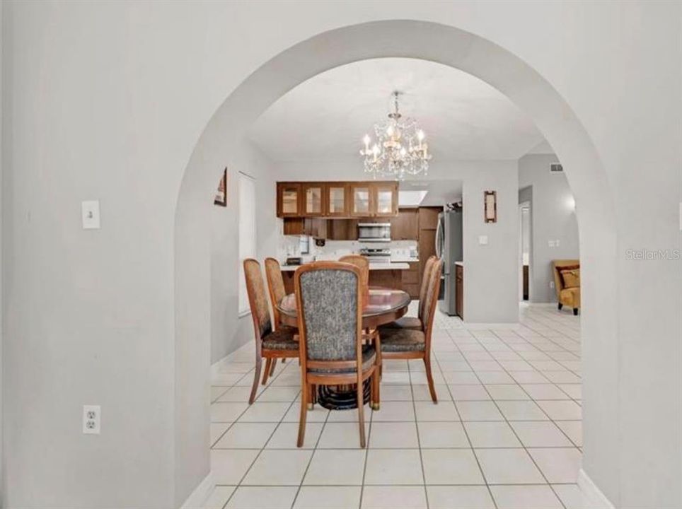 For Sale: $365,000 (3 beds, 2 baths, 1812 Square Feet)