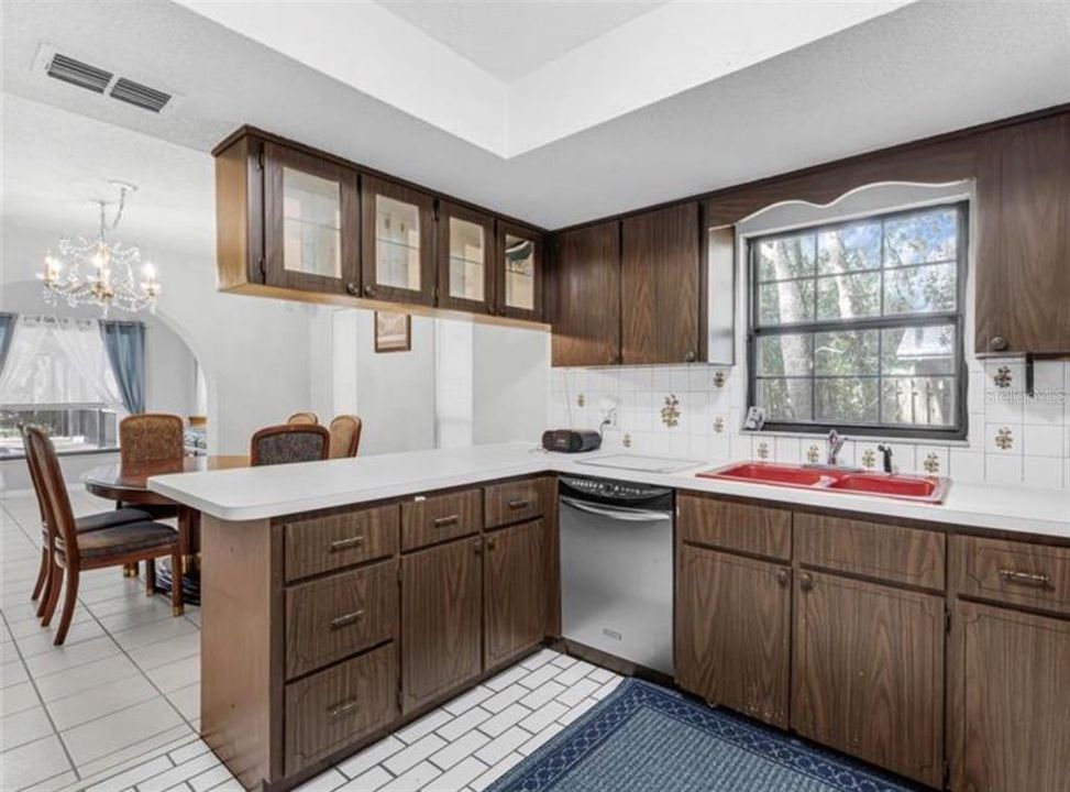 For Sale: $365,000 (3 beds, 2 baths, 1812 Square Feet)