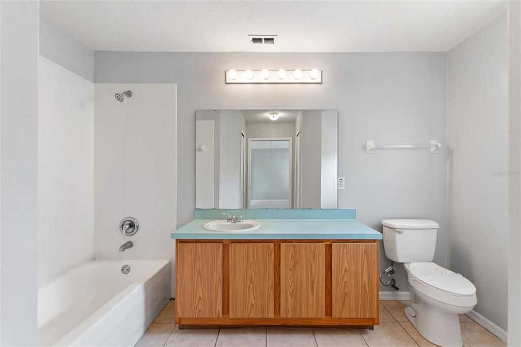 En Venta: $309,999 (3 camas, 2 baños, 1272 Pies cuadrados)