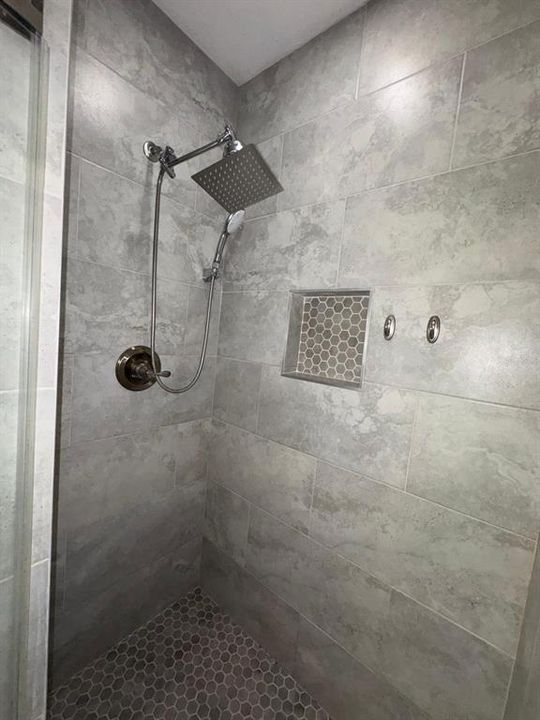For Sale: $245,000 (2 beds, 2 baths, 1199 Square Feet)