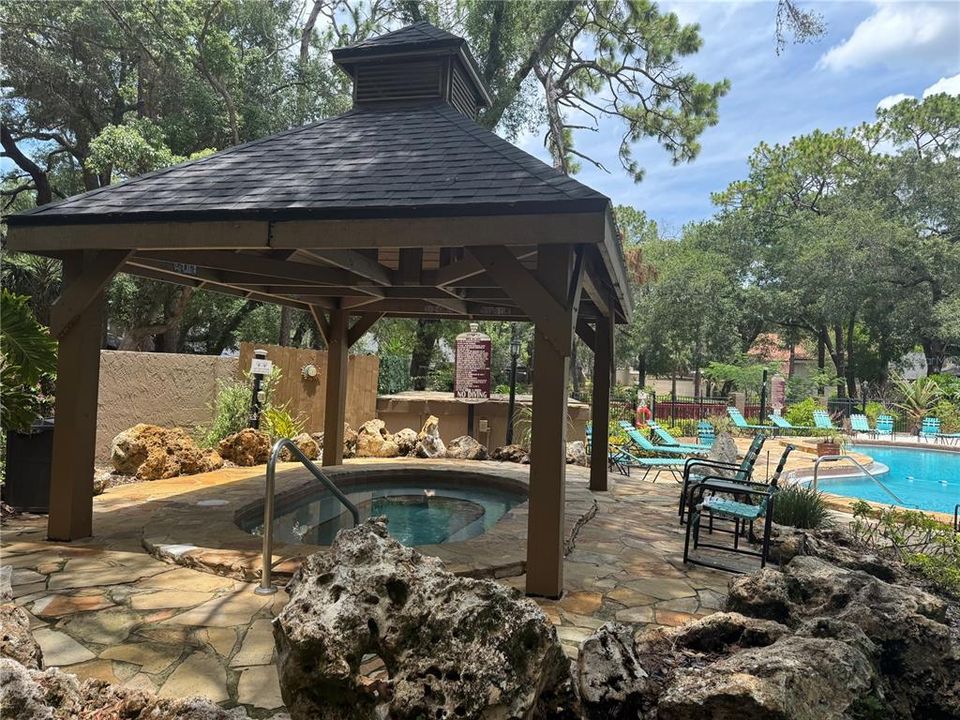 For Sale: $245,000 (2 beds, 2 baths, 1199 Square Feet)