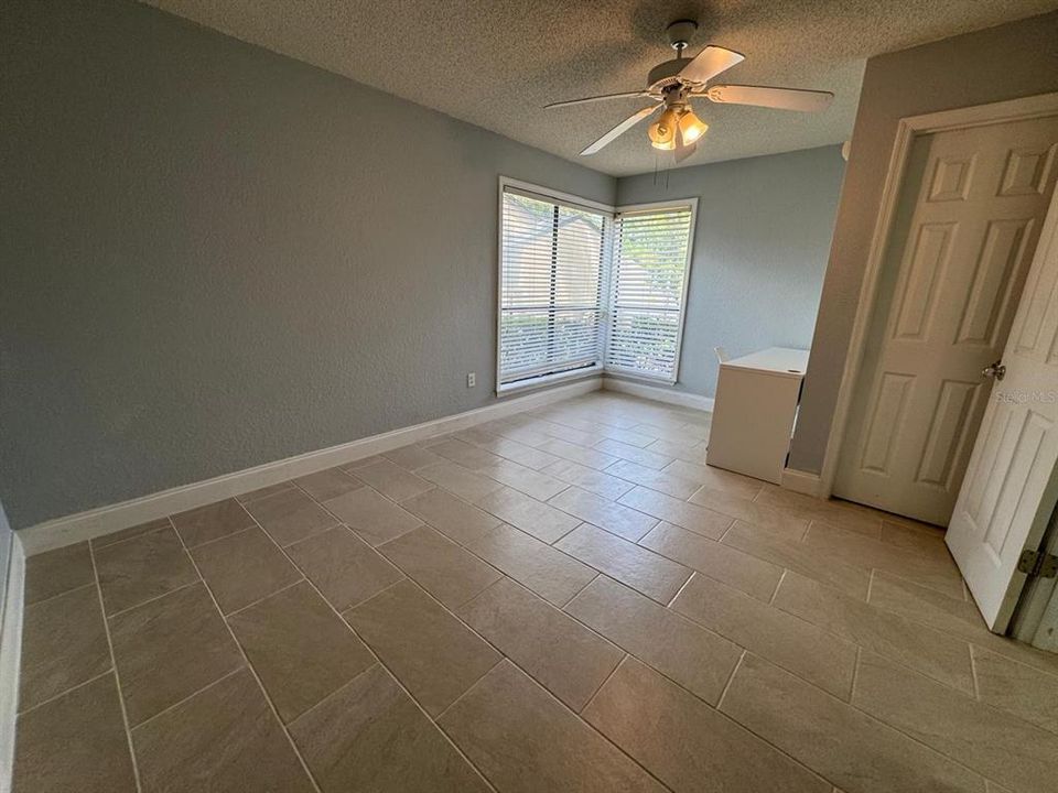 For Sale: $245,000 (2 beds, 2 baths, 1199 Square Feet)