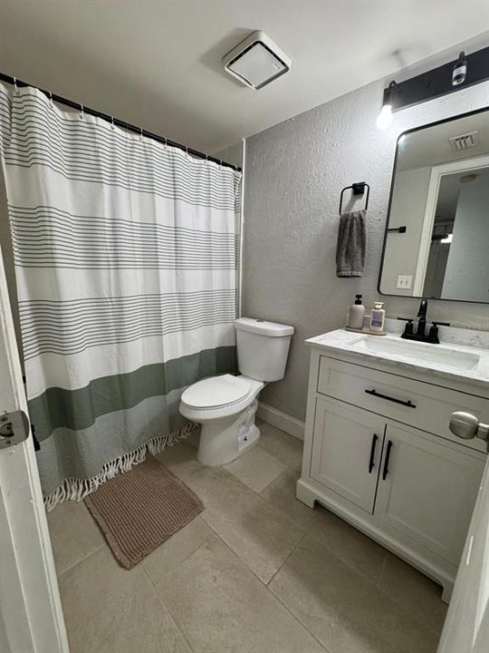 For Sale: $245,000 (2 beds, 2 baths, 1199 Square Feet)