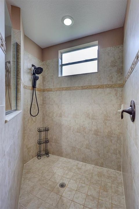 For Sale: $1,200,000 (5 beds, 3 baths, 2929 Square Feet)