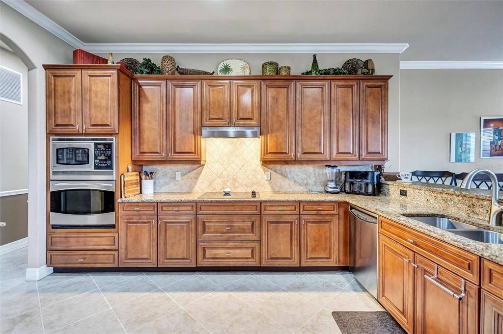 For Sale: $1,200,000 (5 beds, 3 baths, 2929 Square Feet)