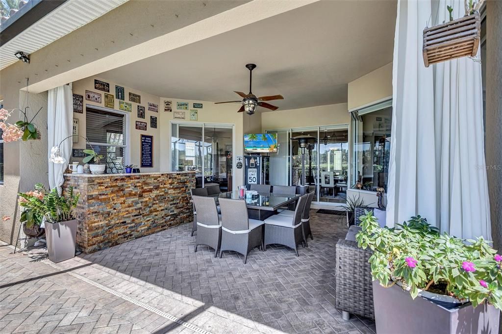 For Sale: $1,200,000 (5 beds, 3 baths, 2929 Square Feet)