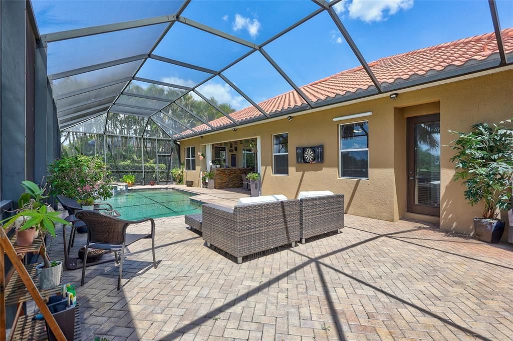 For Sale: $1,200,000 (5 beds, 3 baths, 2929 Square Feet)