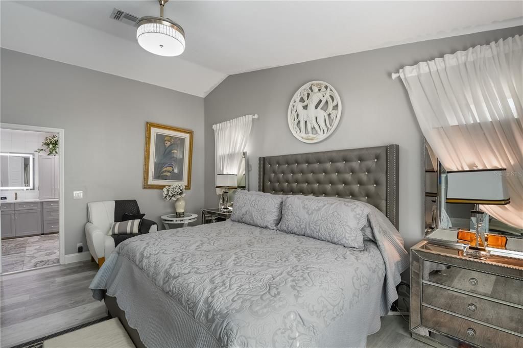 En Venta: $575,000 (3 camas, 3 baños, 2450 Pies cuadrados)
