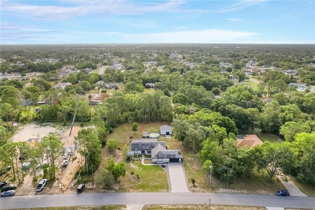 En Venta: $575,000 (3 camas, 3 baños, 2450 Pies cuadrados)