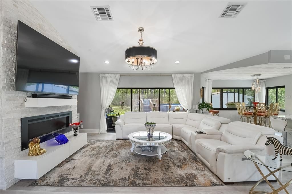 En Venta: $575,000 (3 camas, 3 baños, 2450 Pies cuadrados)