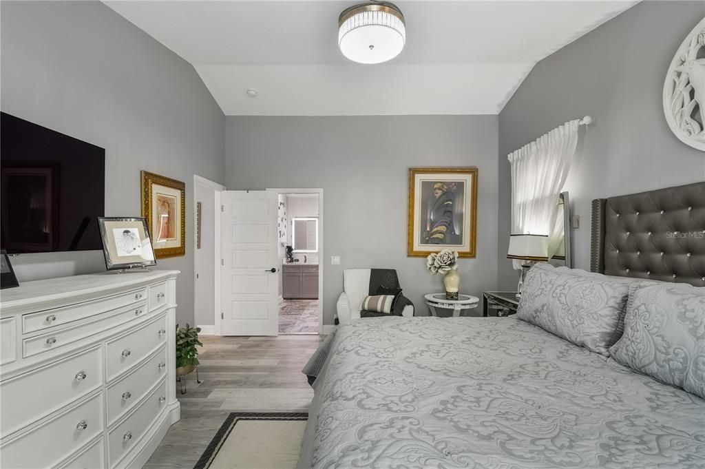 En Venta: $575,000 (3 camas, 3 baños, 2450 Pies cuadrados)