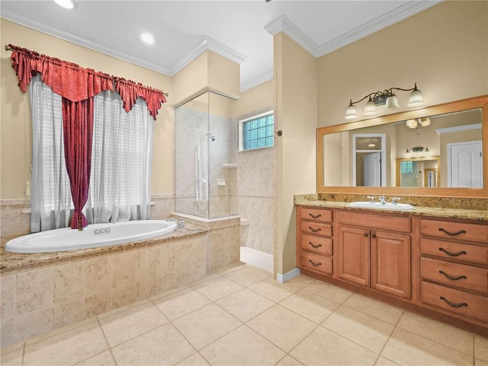 For Sale: $799,000 (3 beds, 3 baths, 2940 Square Feet)