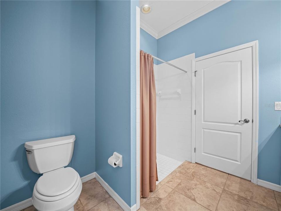 For Sale: $799,000 (3 beds, 3 baths, 2940 Square Feet)