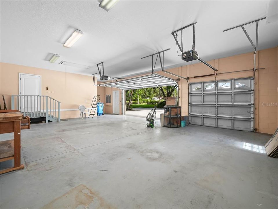For Sale: $799,000 (3 beds, 3 baths, 2940 Square Feet)