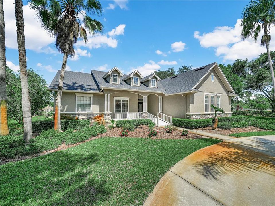 For Sale: $799,000 (3 beds, 3 baths, 2940 Square Feet)