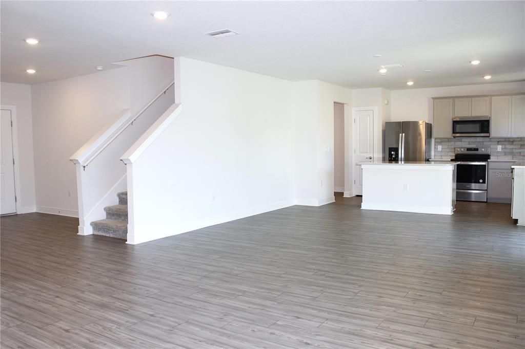 For Rent: $3,000 (5 beds, 3 baths, 2386 Square Feet)