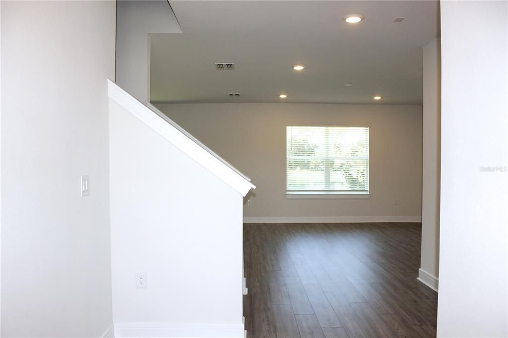 For Rent: $3,000 (5 beds, 3 baths, 2386 Square Feet)