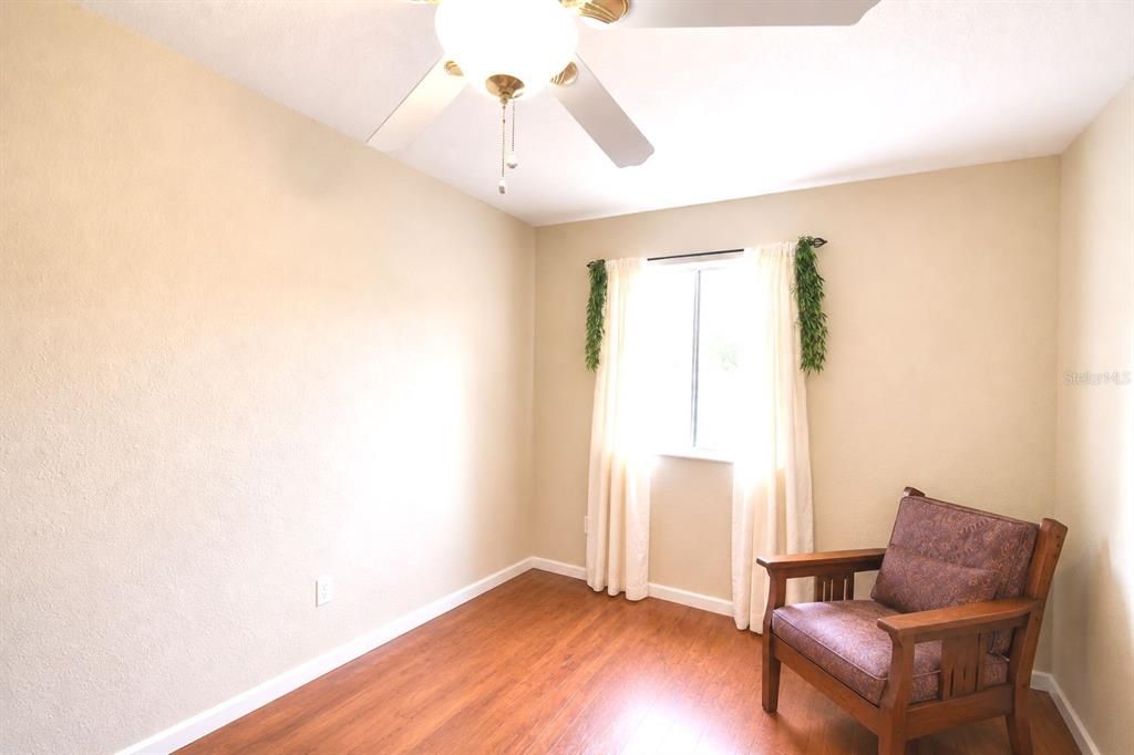 For Sale: $225,000 (2 beds, 1 baths, 1080 Square Feet)