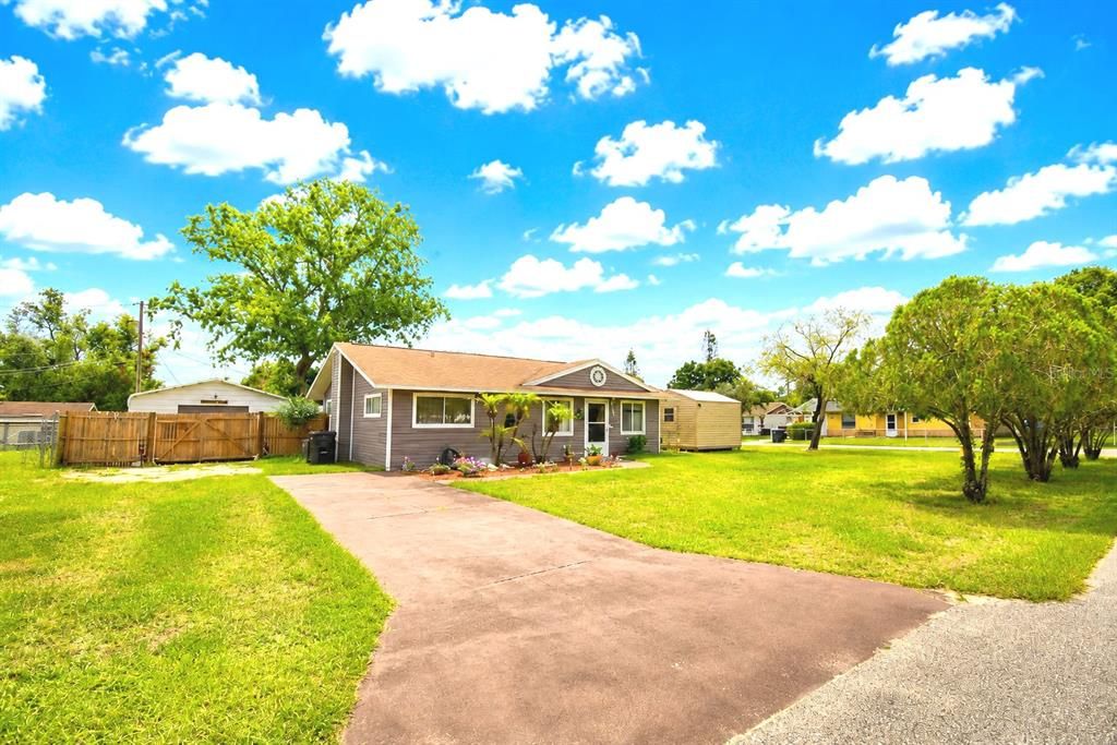 For Sale: $225,000 (2 beds, 1 baths, 1080 Square Feet)