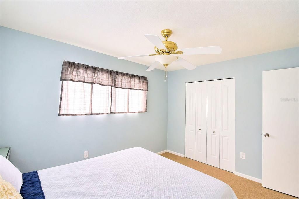 For Sale: $225,000 (2 beds, 1 baths, 1080 Square Feet)