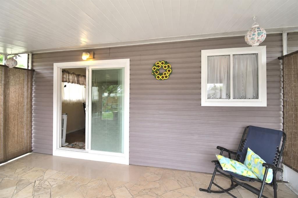 For Sale: $225,000 (2 beds, 1 baths, 1080 Square Feet)
