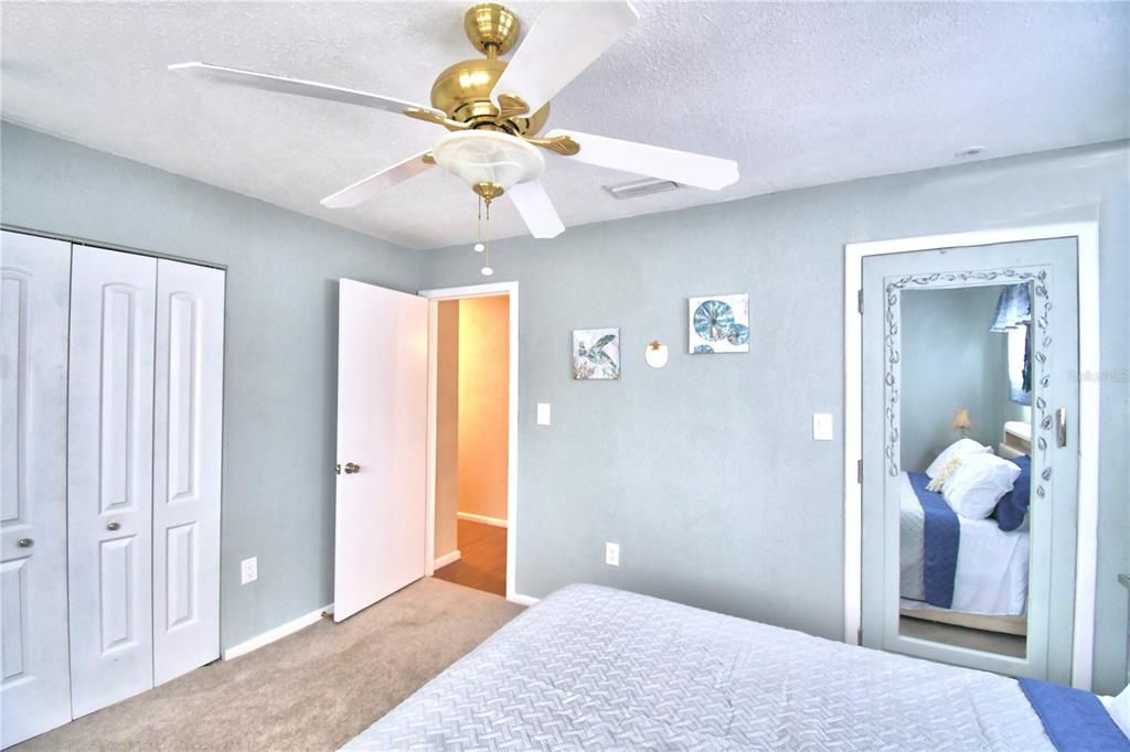 For Sale: $225,000 (2 beds, 1 baths, 1080 Square Feet)