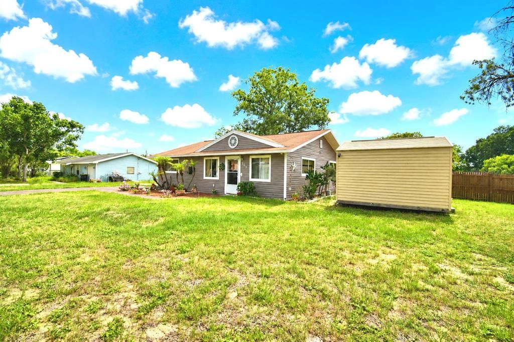 For Sale: $225,000 (2 beds, 1 baths, 1080 Square Feet)