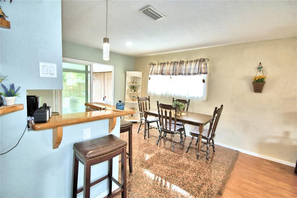 For Sale: $225,000 (2 beds, 1 baths, 1080 Square Feet)