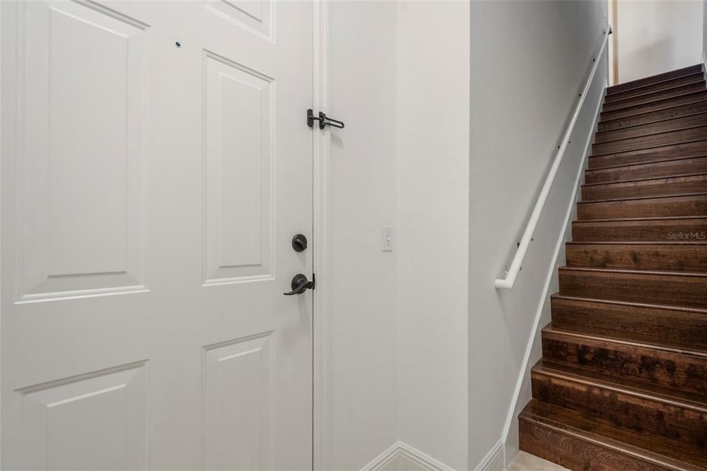 For Sale: $297,900 (3 beds, 2 baths, 1453 Square Feet)