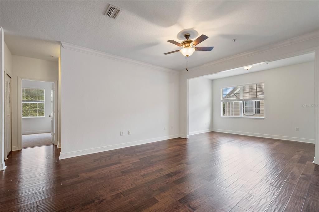 For Sale: $297,900 (3 beds, 2 baths, 1453 Square Feet)