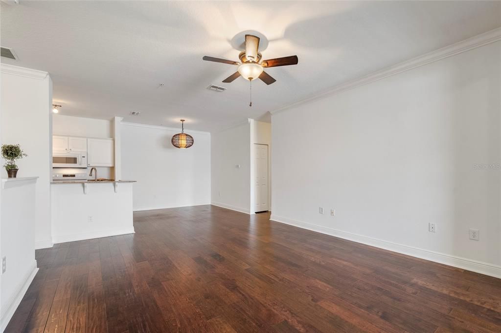 For Sale: $297,900 (3 beds, 2 baths, 1453 Square Feet)