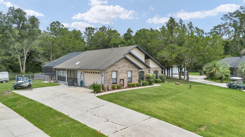 For Sale: $385,900 (3 beds, 3 baths, 1972 Square Feet)