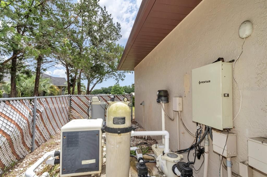 For Sale: $385,900 (3 beds, 3 baths, 1972 Square Feet)