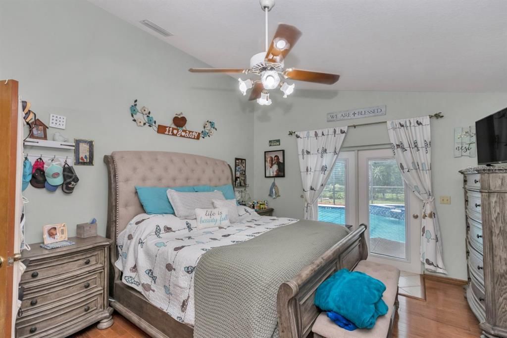 For Sale: $385,900 (3 beds, 3 baths, 1972 Square Feet)