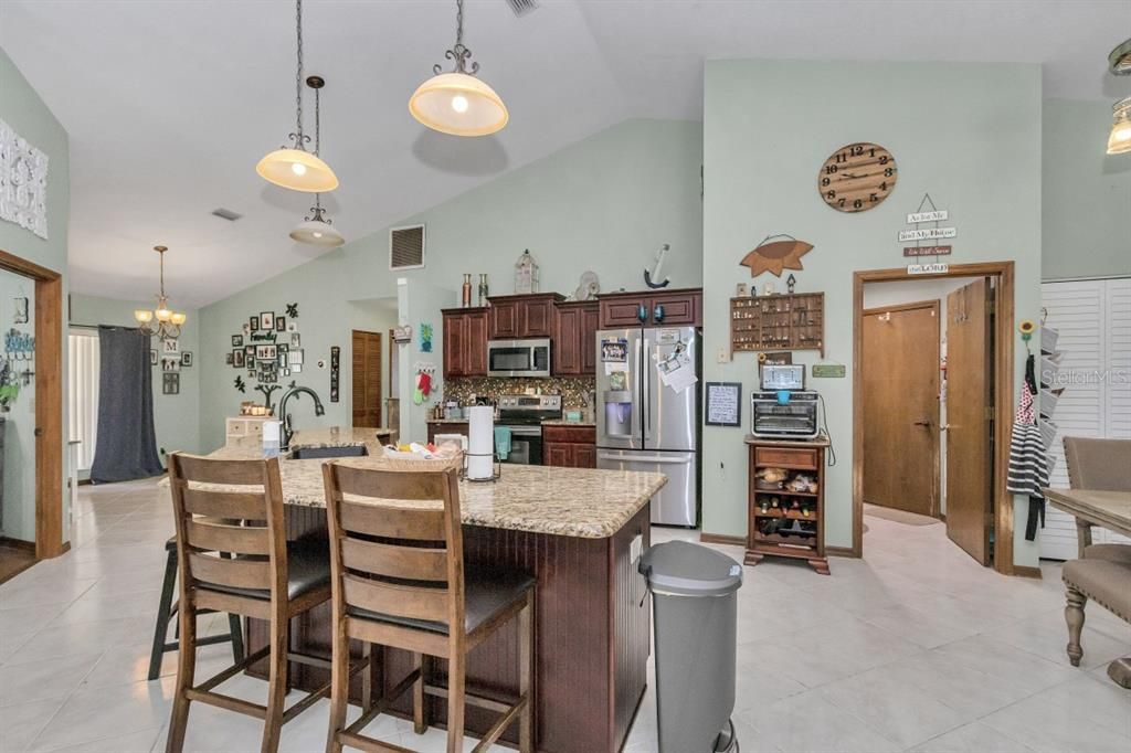 For Sale: $385,900 (3 beds, 3 baths, 1972 Square Feet)