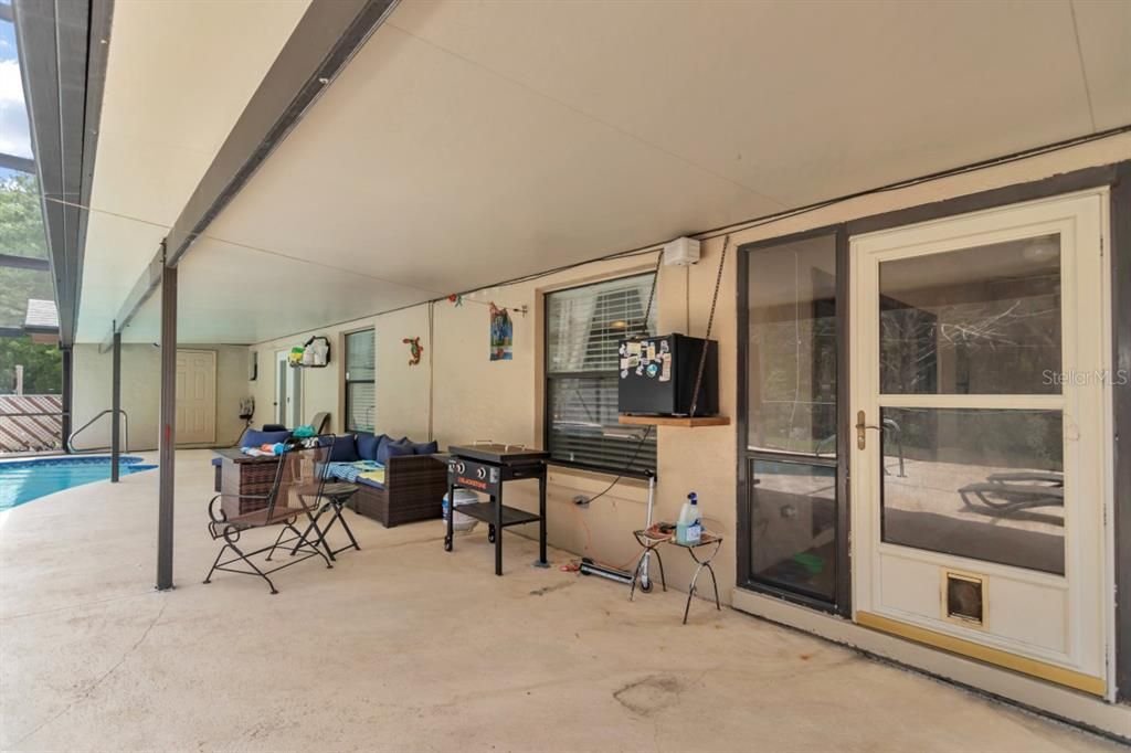 For Sale: $385,900 (3 beds, 3 baths, 1972 Square Feet)