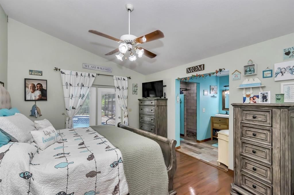 For Sale: $385,900 (3 beds, 3 baths, 1972 Square Feet)