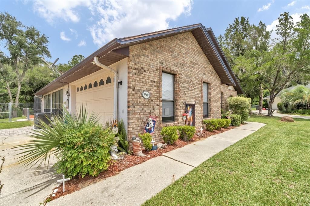 For Sale: $385,900 (3 beds, 3 baths, 1972 Square Feet)