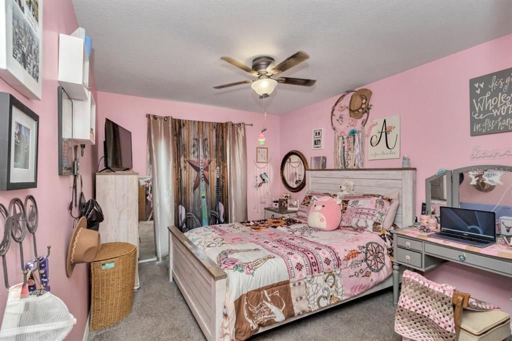 For Sale: $385,900 (3 beds, 3 baths, 1972 Square Feet)