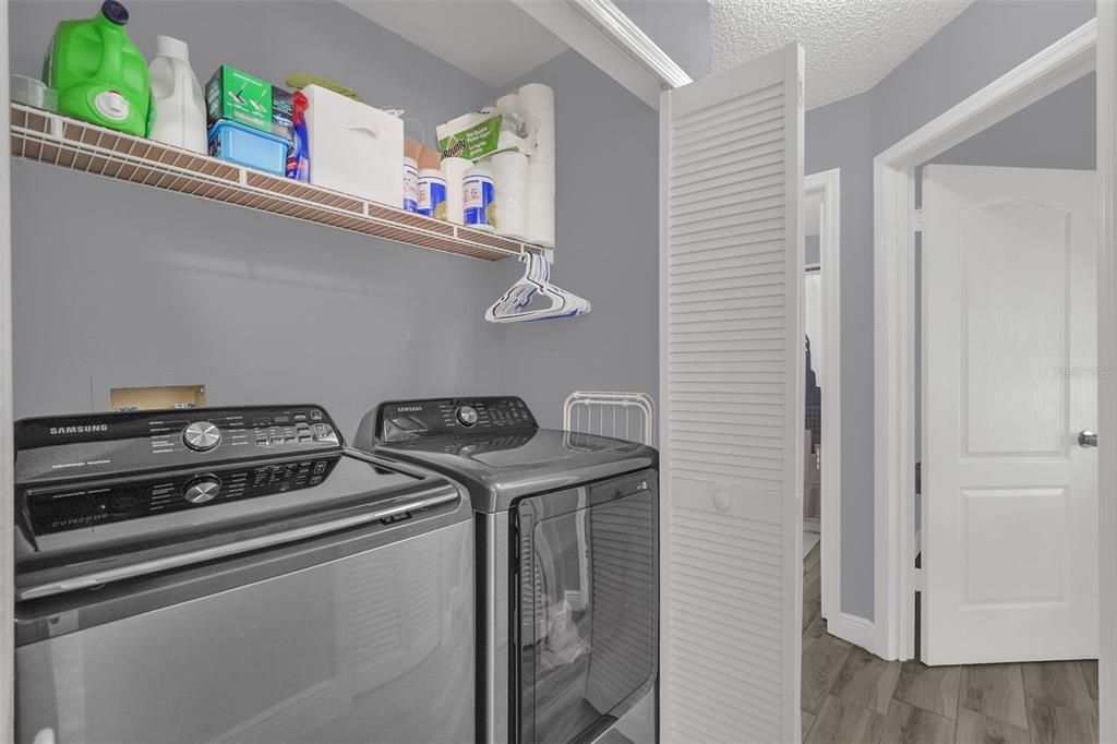 На продажу: $269,990 (2 спален, 2 ванн, 952 Квадратных фут)