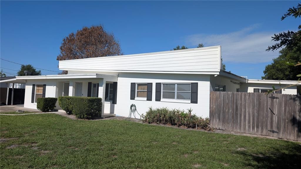 Active With Contract: $450,000 (3 beds, 2 baths, 1380 Square Feet)