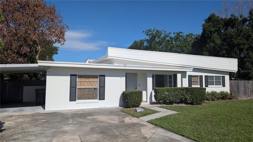 Active With Contract: $450,000 (3 beds, 2 baths, 1380 Square Feet)